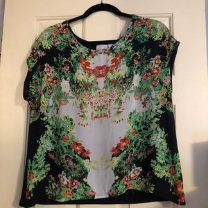 Kim Rogers very cute colorful short sleeve top